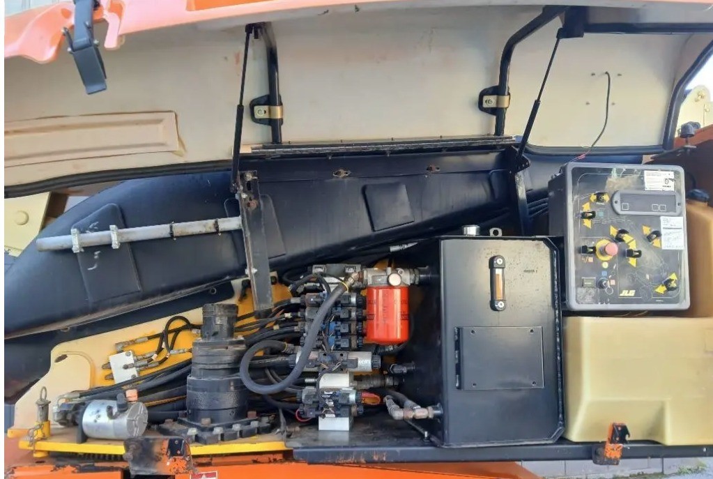 Sold - Telescopic Boom Lift - View 2